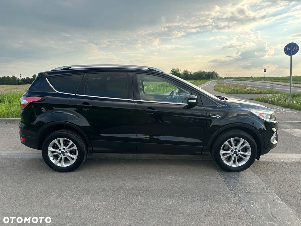 Ford Kuga 2.0 TDCi 2x4 Titanium - 23