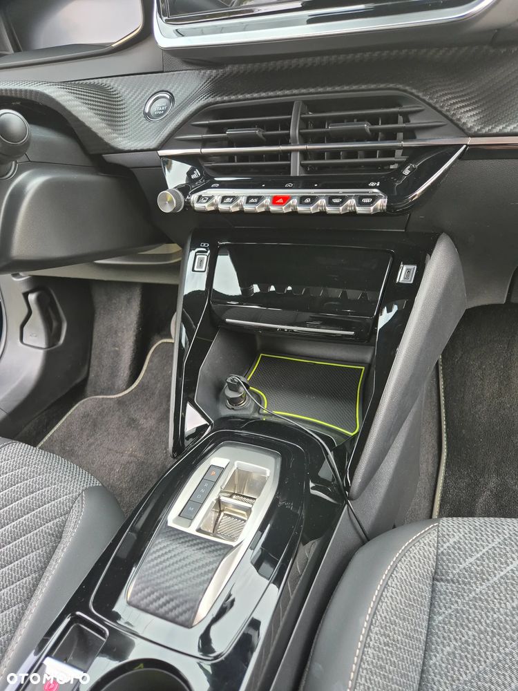 Peugeot 2008 Hybrid 136 e-DSC Allure - 23