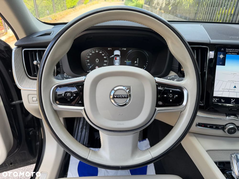 Volvo XC 60 T8 Plug-In Hybrid AWD Inscription - 25