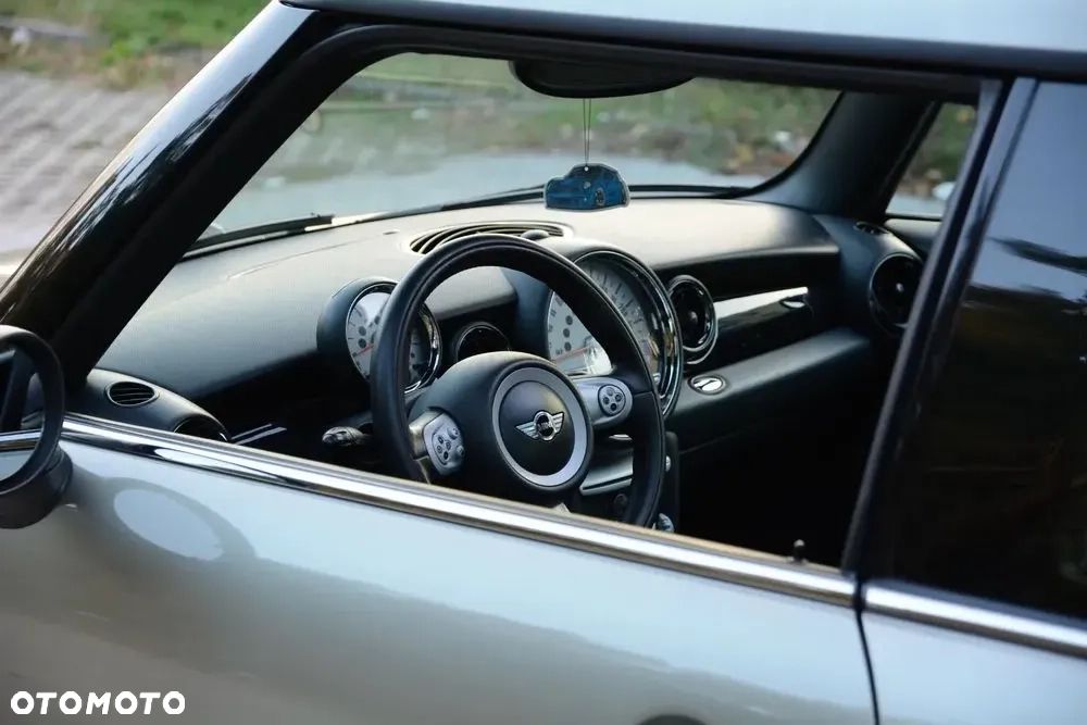 MINI Cooper Standard - 10