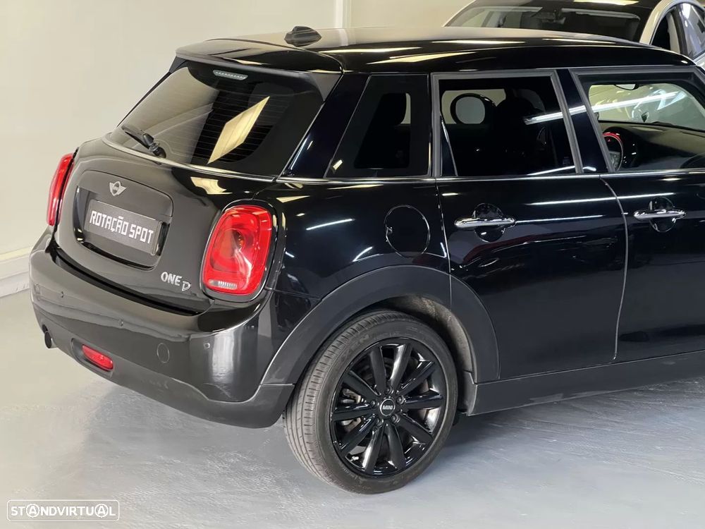 MINI 5 Portas One D - 35