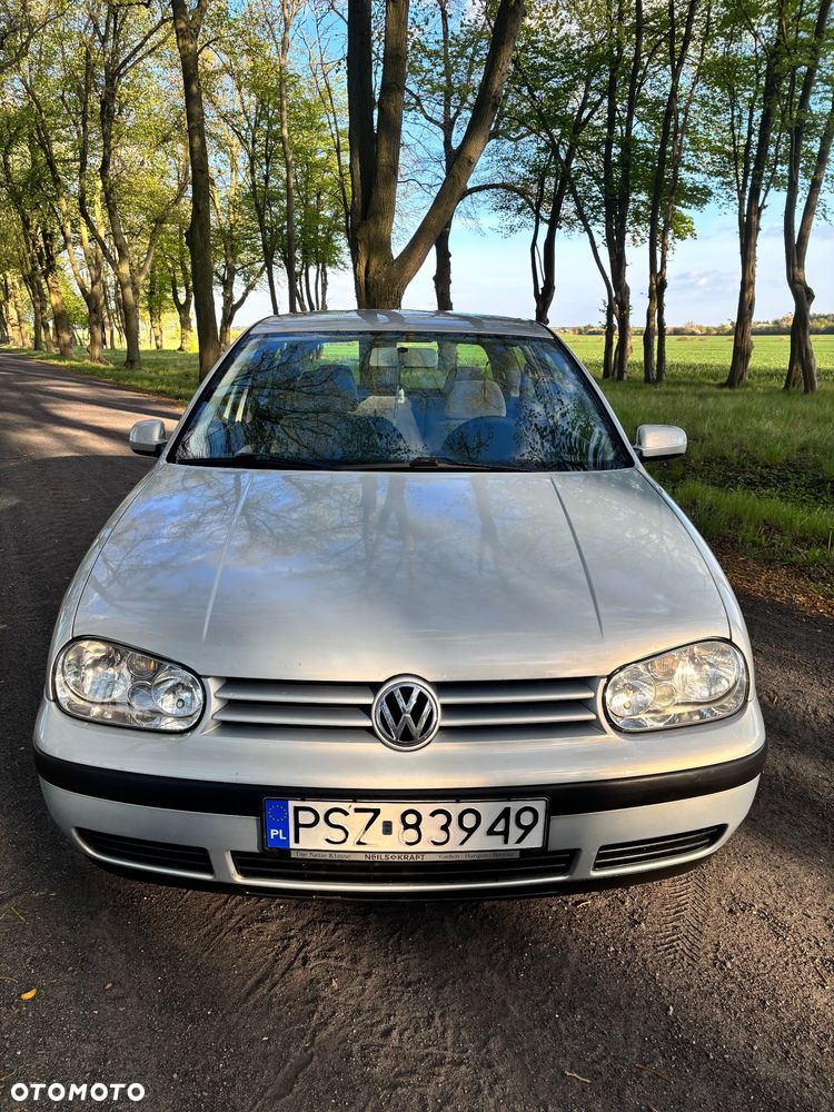 Volkswagen Golf - 6