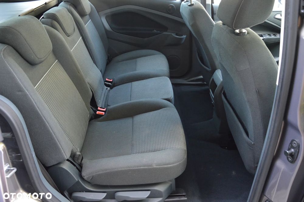 Ford Grand C-MAX - 36