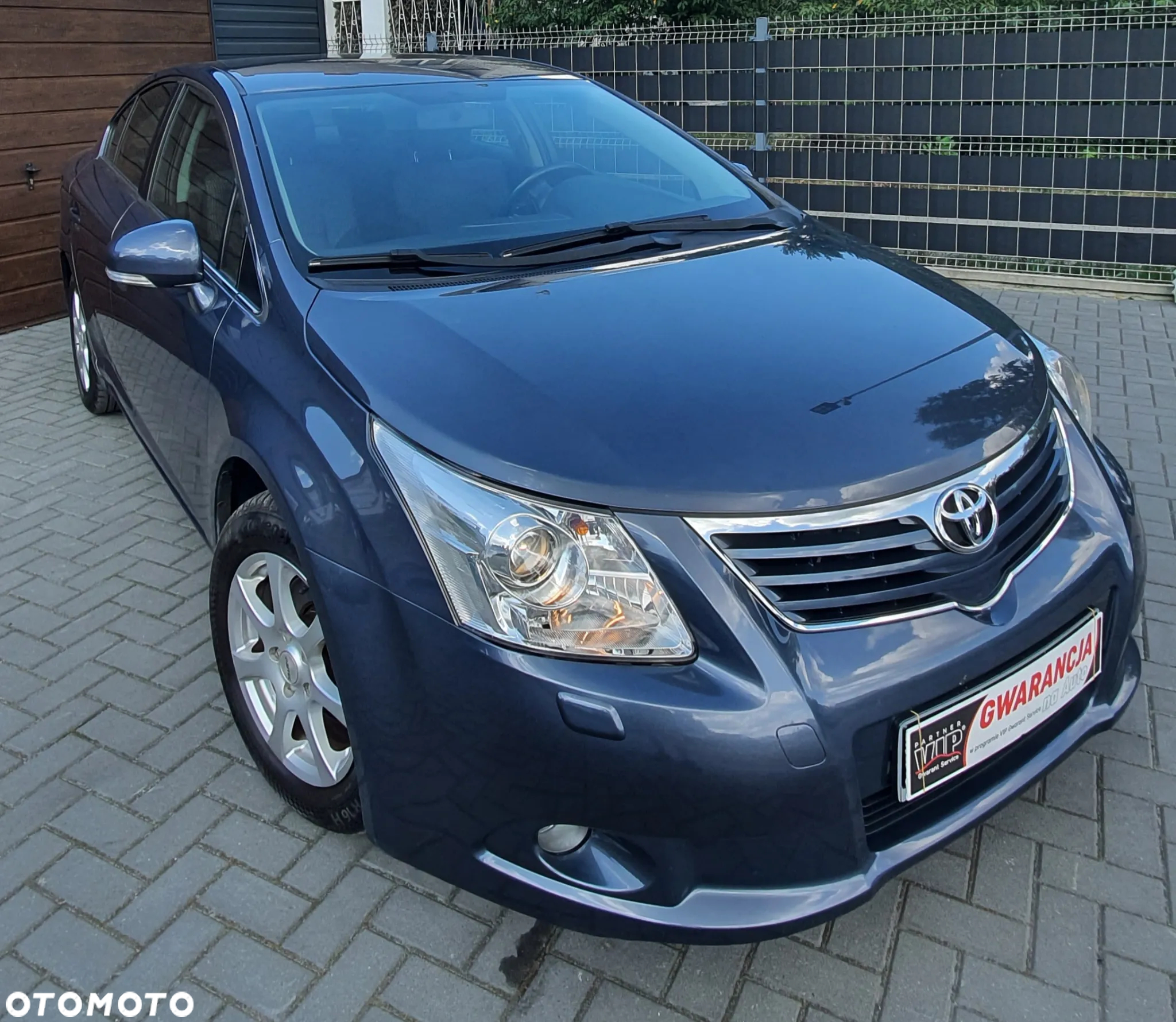 Toyota Avensis 1.8 Sol plus NAVI - 2
