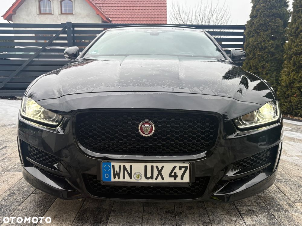 Jaguar XE 25t R-Sport - 9