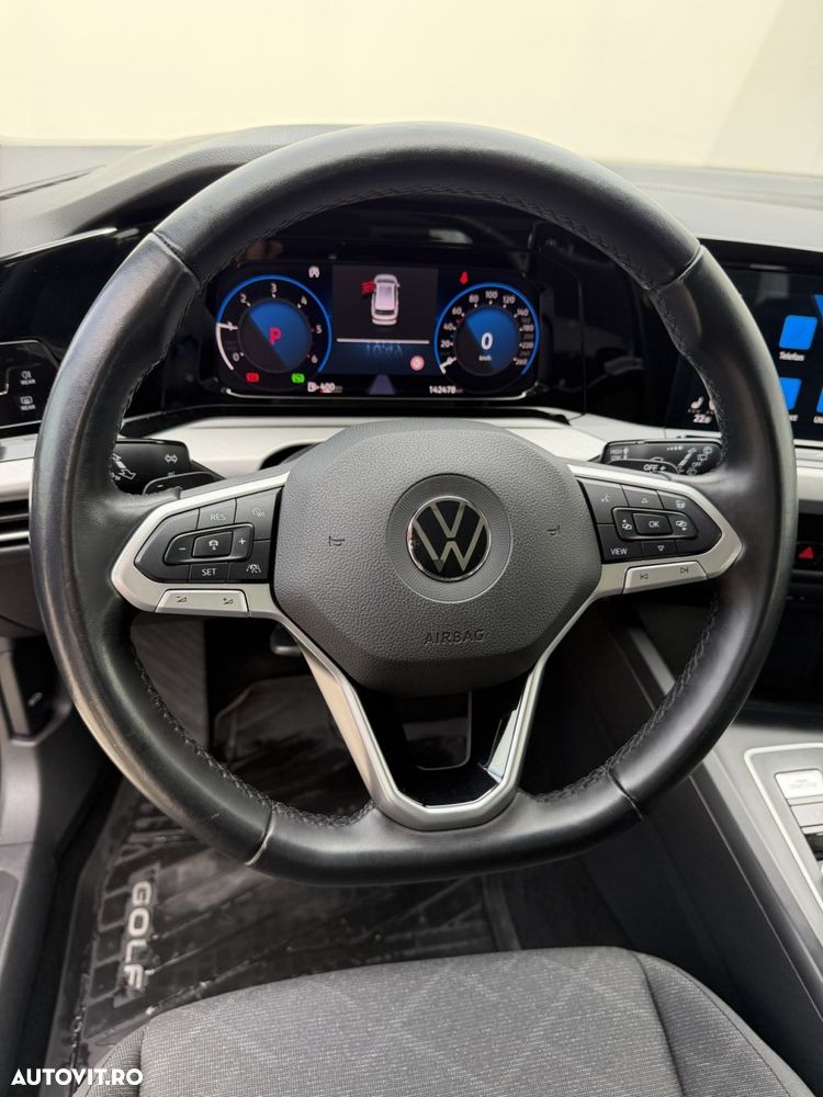 Volkswagen Golf - 11