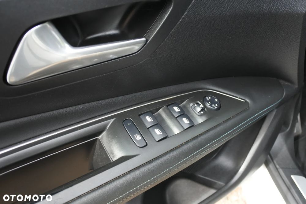 Peugeot 3008 PureTech 130 Stop & Start EAT6 Allure - 25