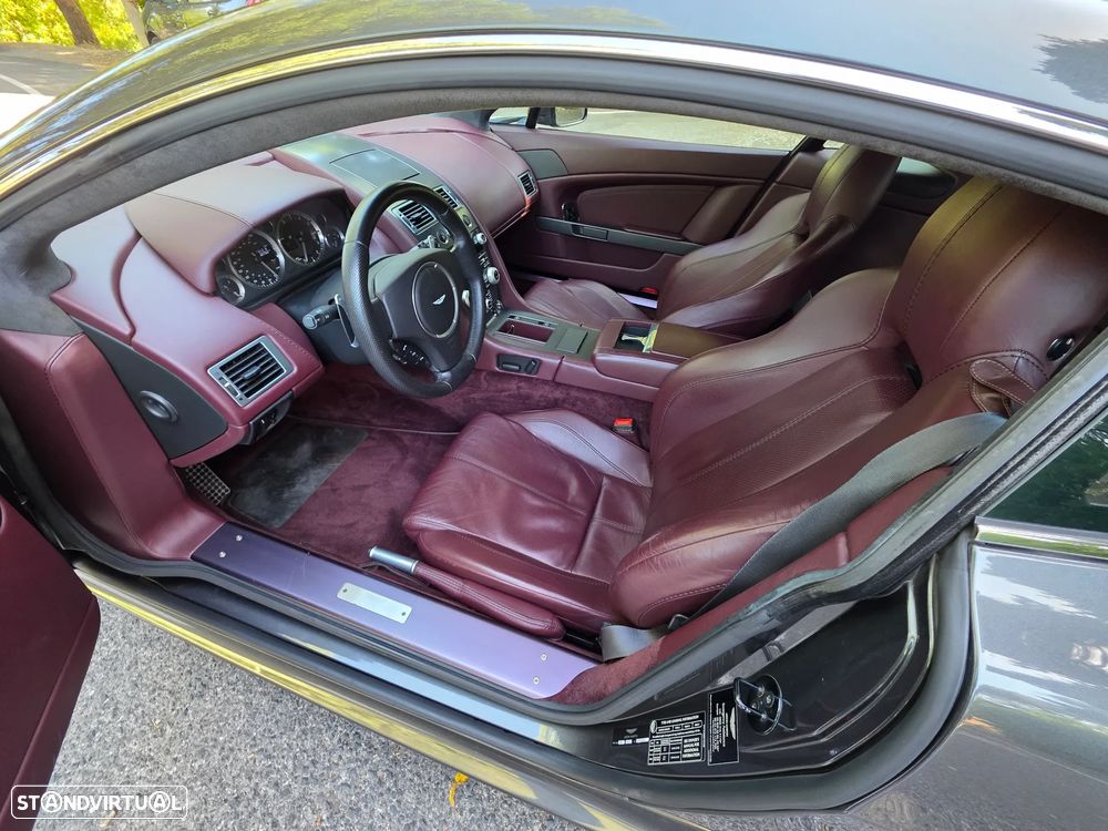 Aston Martin Vantage Coupe Sportshift - 16
