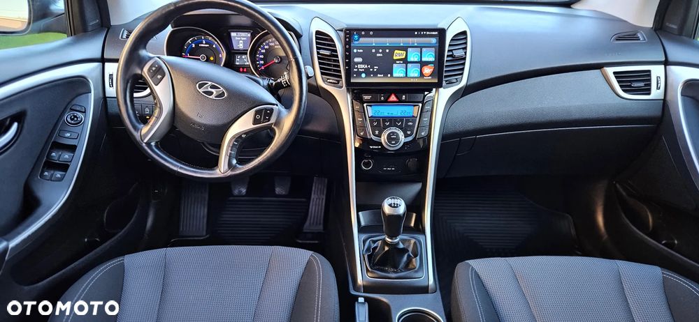 Hyundai i30 1.6 CRDi Fifa World Cup Edition - 11