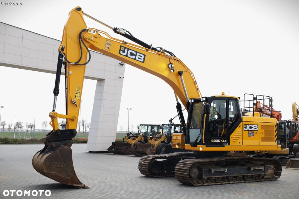 JCB 220X - 1