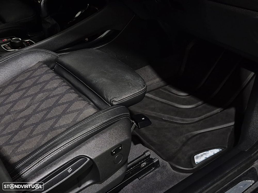 BMW X1 16 d sDrive Line xLine - 13