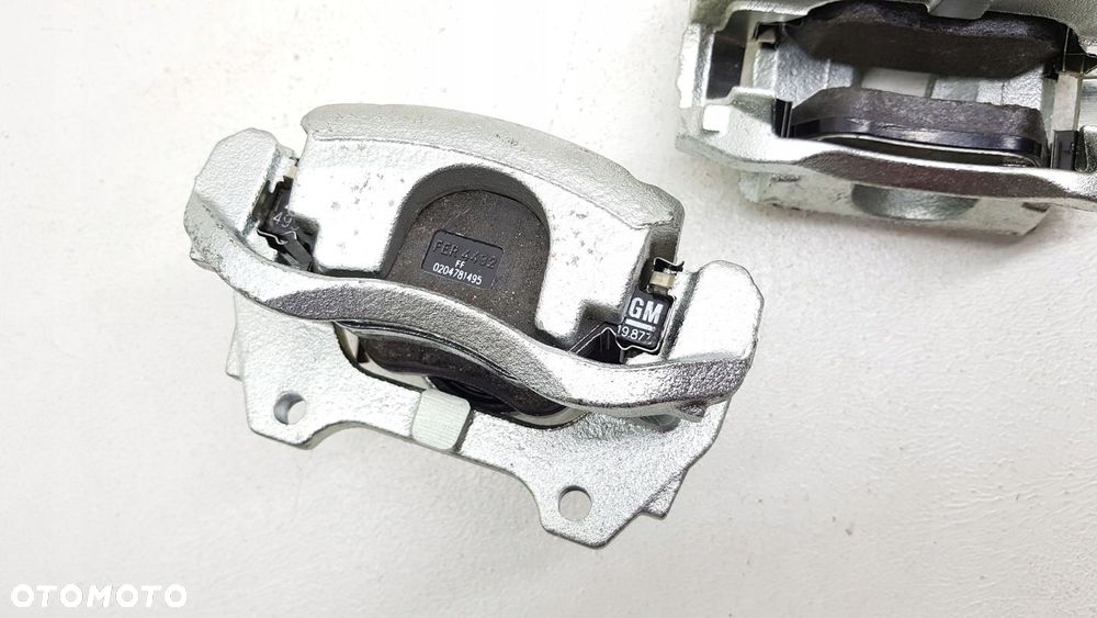 Zacisk jarzmo przód Opel Corsa D - 3