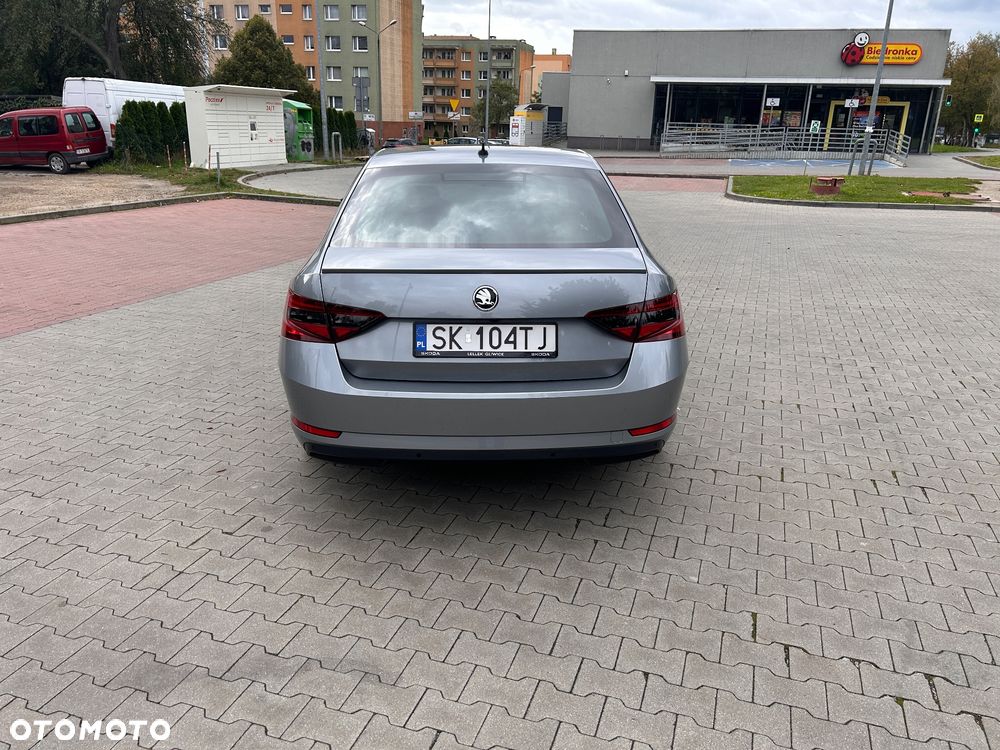 Skoda Superb 2.0 TDI 4x4 L&K DSG - 3