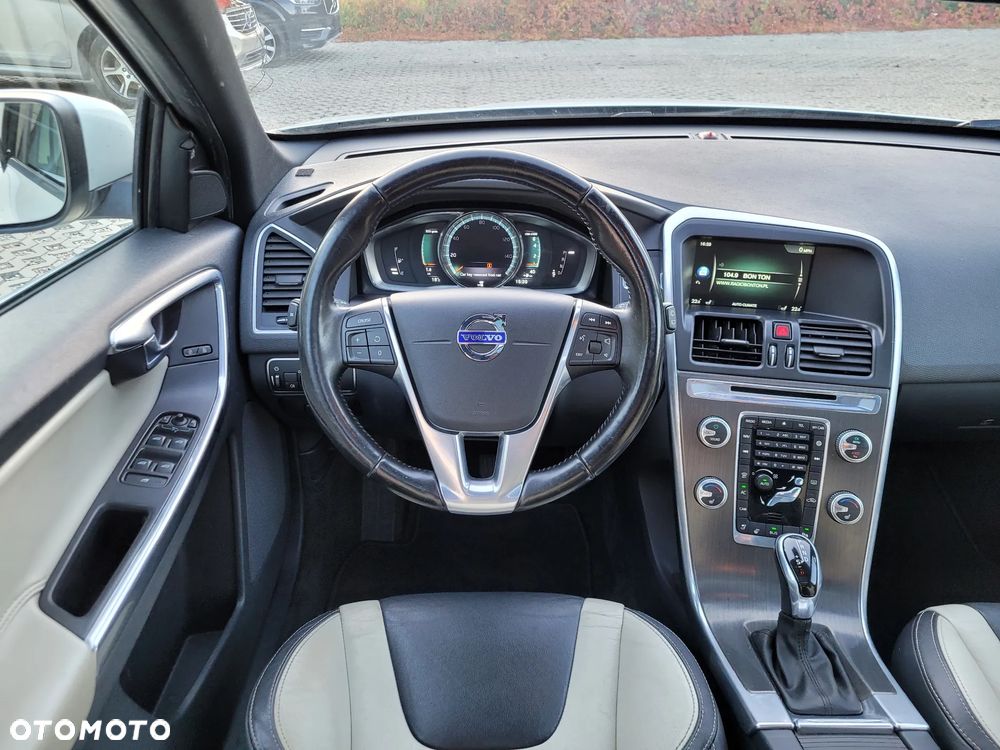Volvo XC 60 T5 AWD Summum - 9