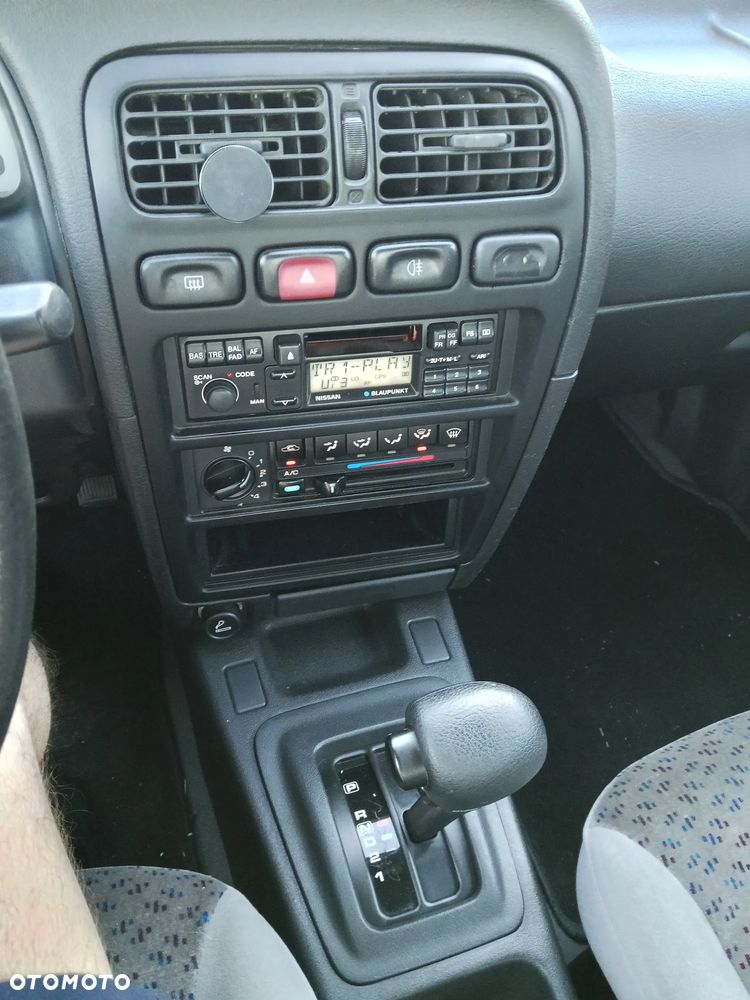 Nissan Primera 2.0 Ambiente - 28