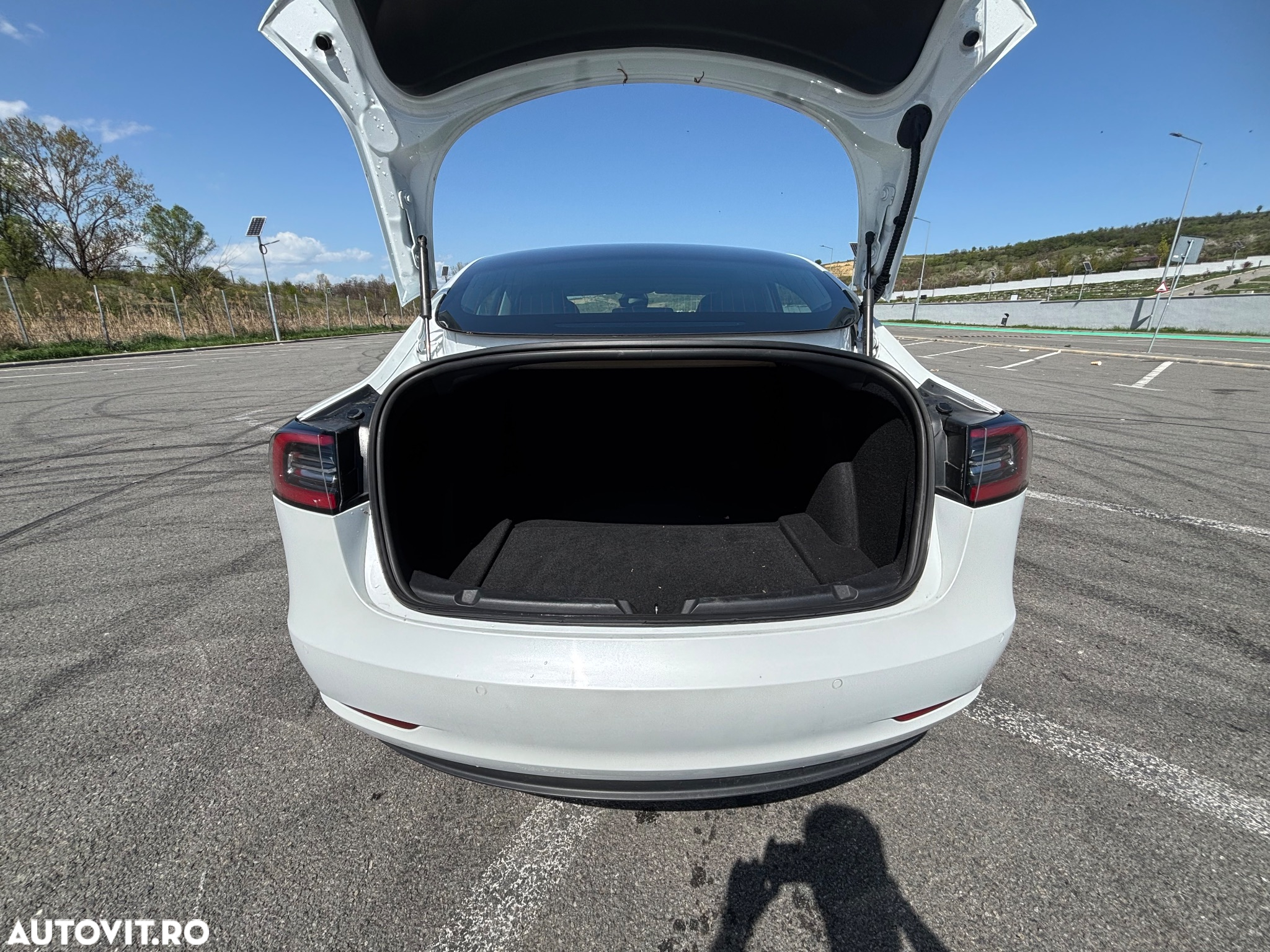 Tesla Model 3 - 9