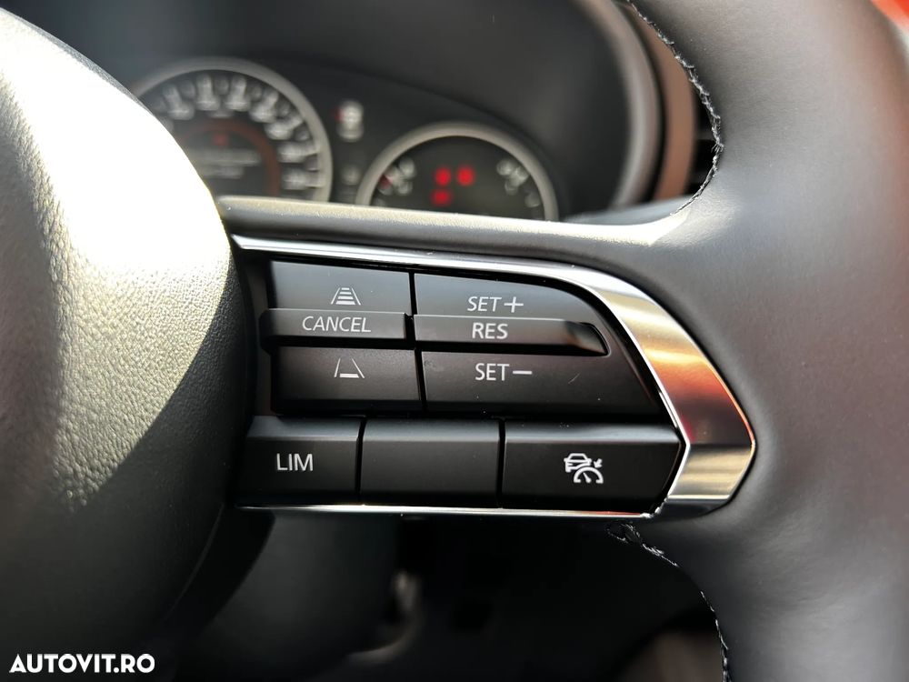 Mazda 3 e-Skyactiv G140 AT MHEV Center-Line - 6