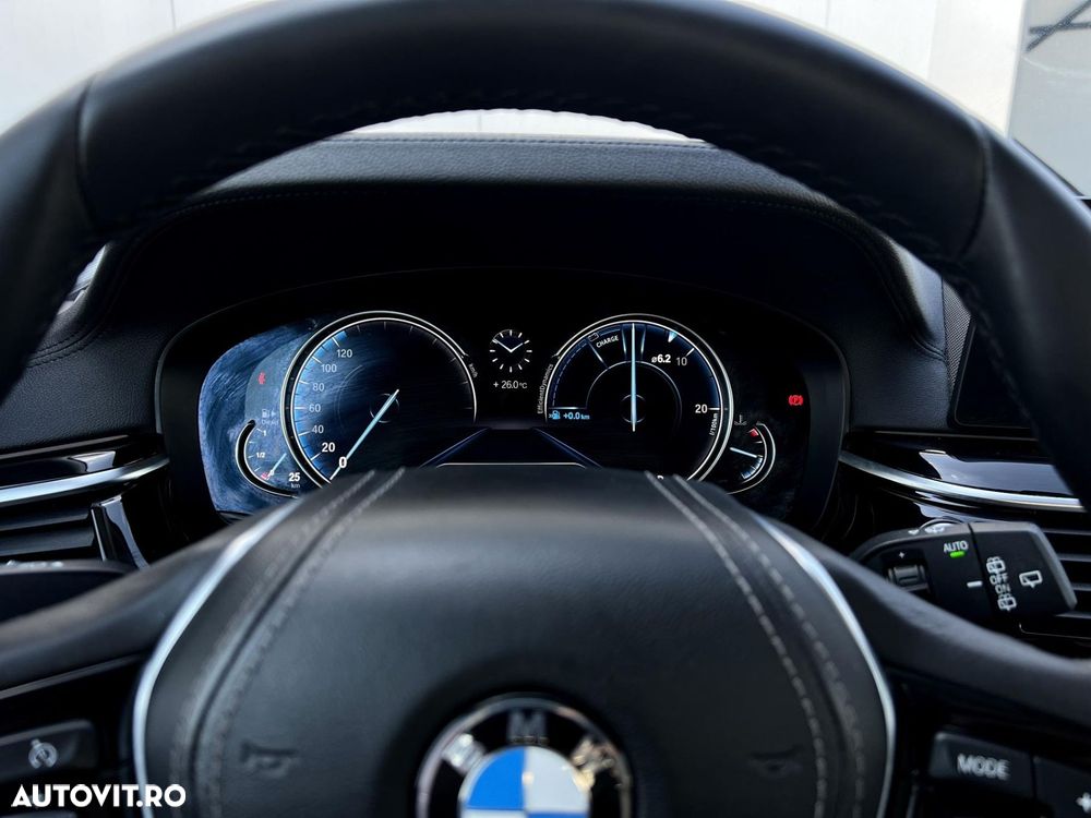 BMW Seria 5 520d Aut. Luxury Line - 28