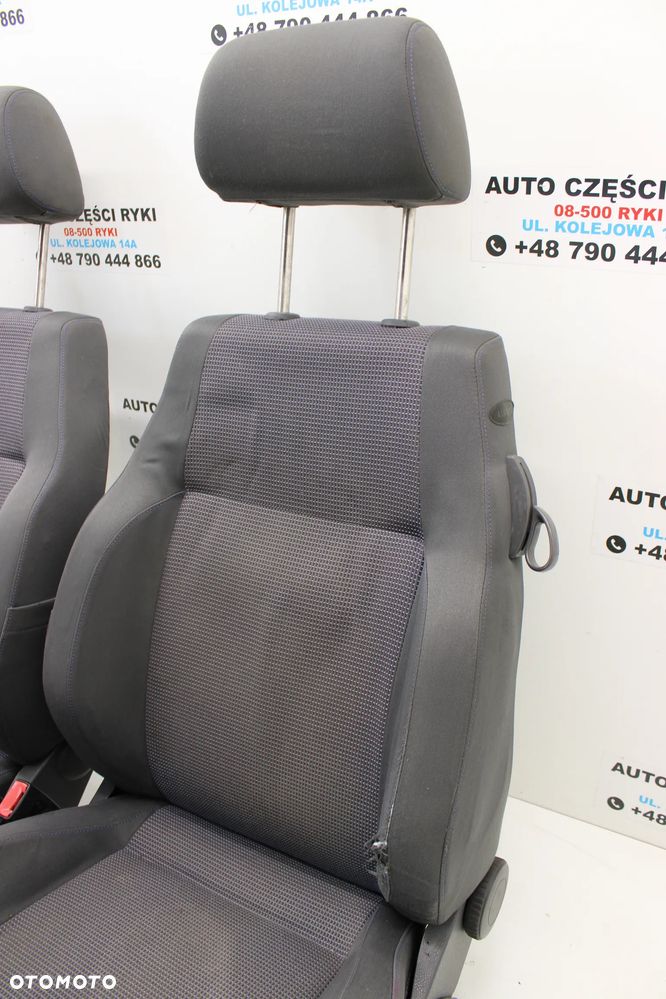 VW Polo 9n Siedzenia Folel Przód 3D - 6