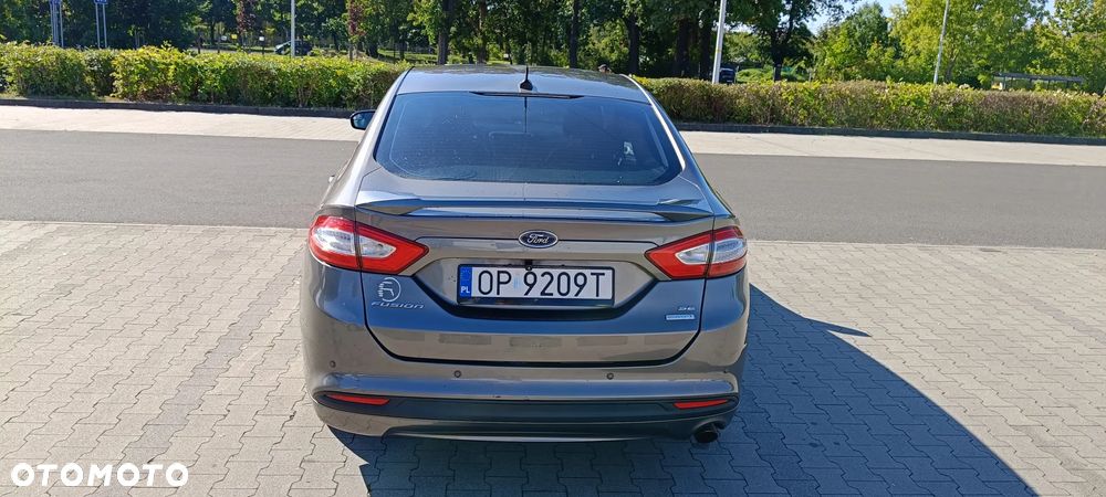 Ford Fusion - 15