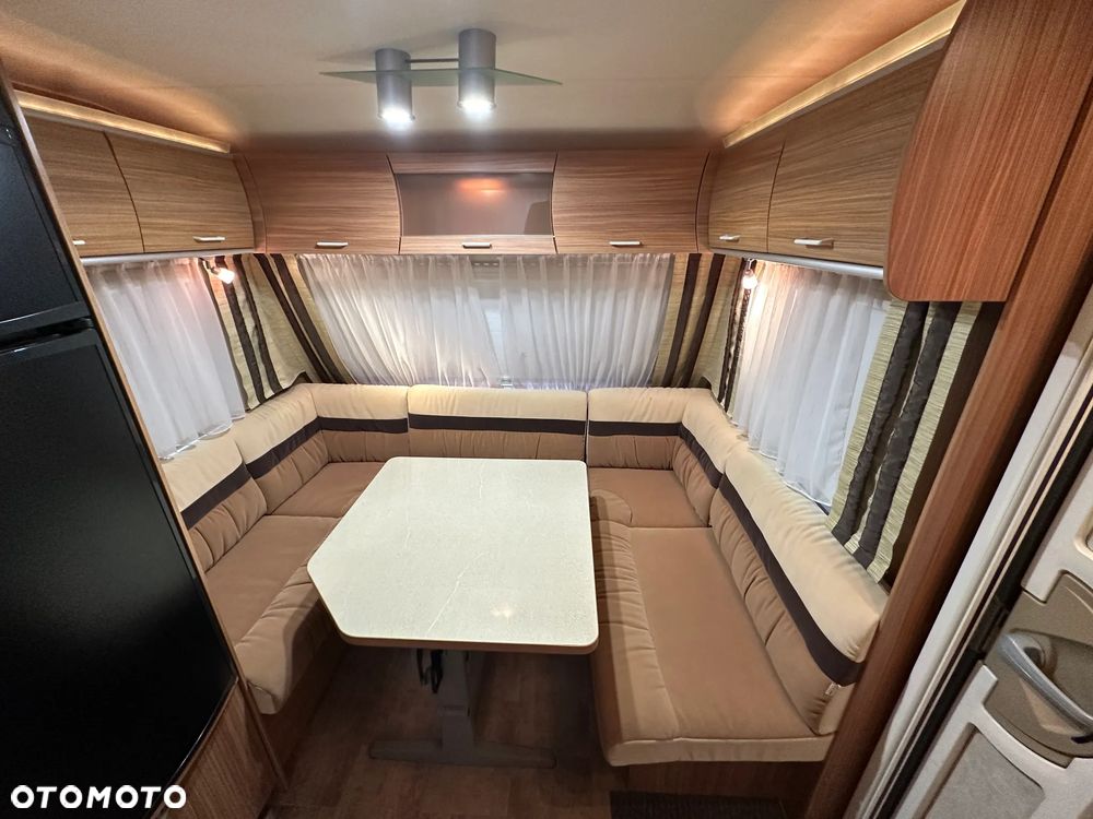 Burstner AVERSO 465 TS FIFTY z napędem i markizą pompowaną. - 12