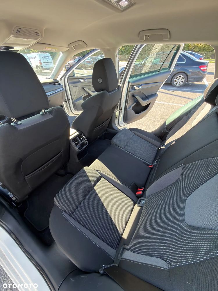 Skoda Octavia 2.0 TDI DSG 4x4 Style - 26