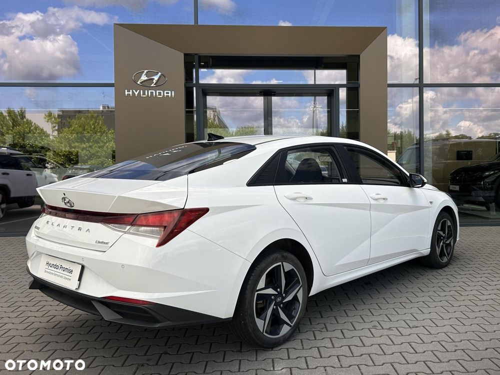 Hyundai Elantra - 7