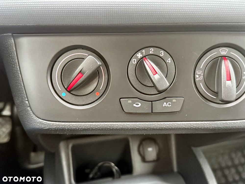 Seat Ibiza SC 1.4 16V Style Salsa - 17