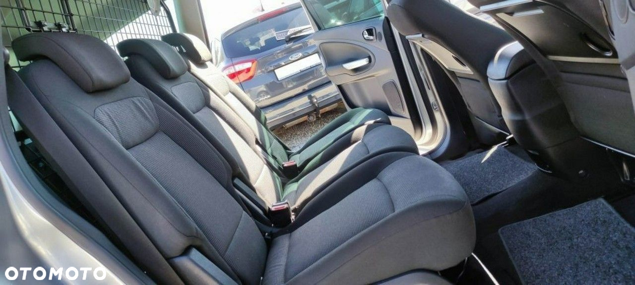 Ford S-Max - 19
