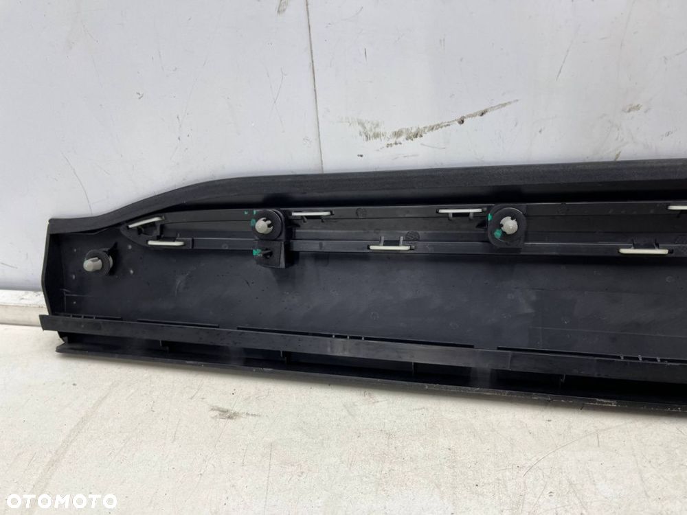 Listwa MG ZS II 24r.- prawa przednia dolna nakładka drzwi bocznych prawy przód 11410356r - 13