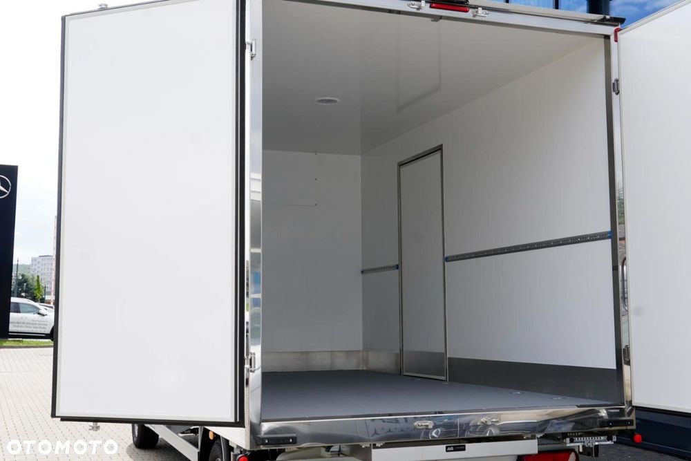 Mercedes-Benz Sprinter - 26