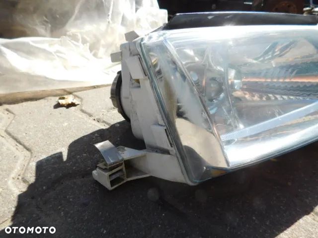 lampa prawa przód SKODA OCTAVIA I LIFT 00-10 EUROPA - 2