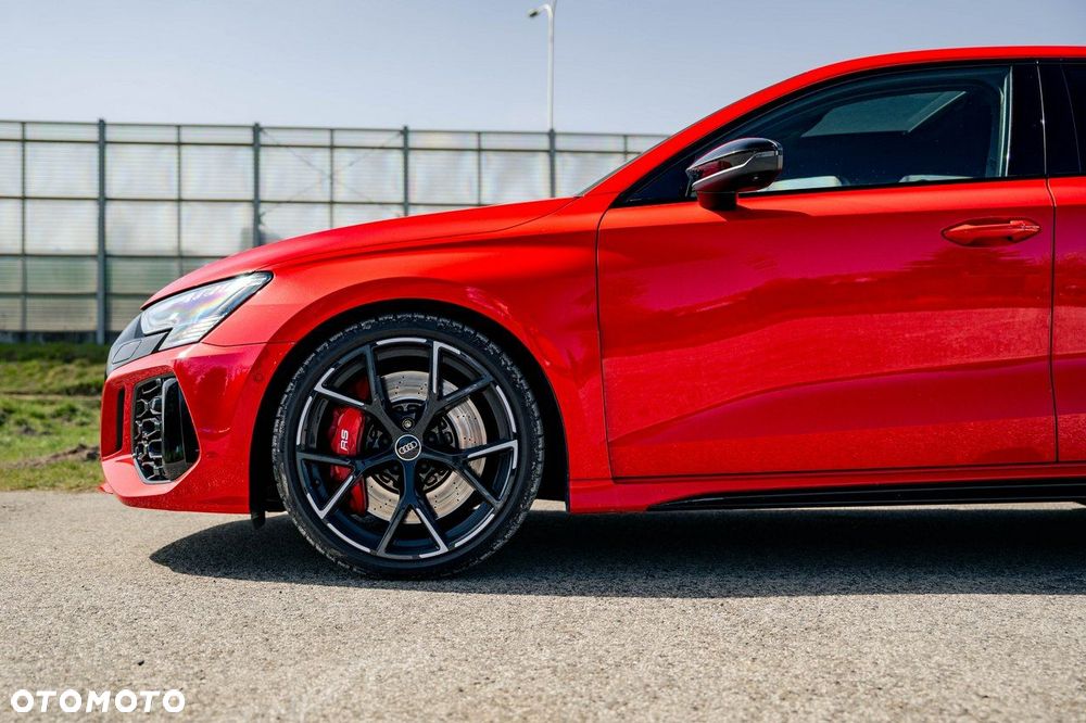 Audi RS3 Limousine - 11