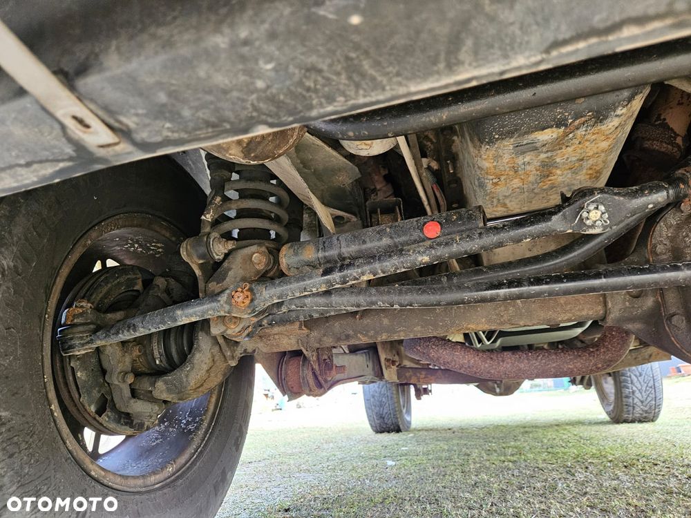 Jeep Grand Cherokee - 36