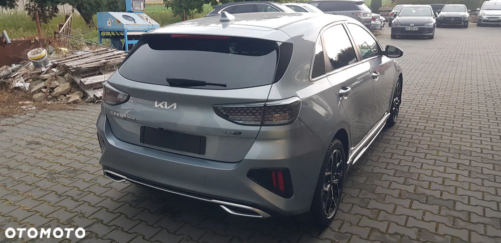 Kia Ceed 1.6 CRDi Eco-Dynamics+ (48V Mild-Hybrid) DCT7 GT Line - 10