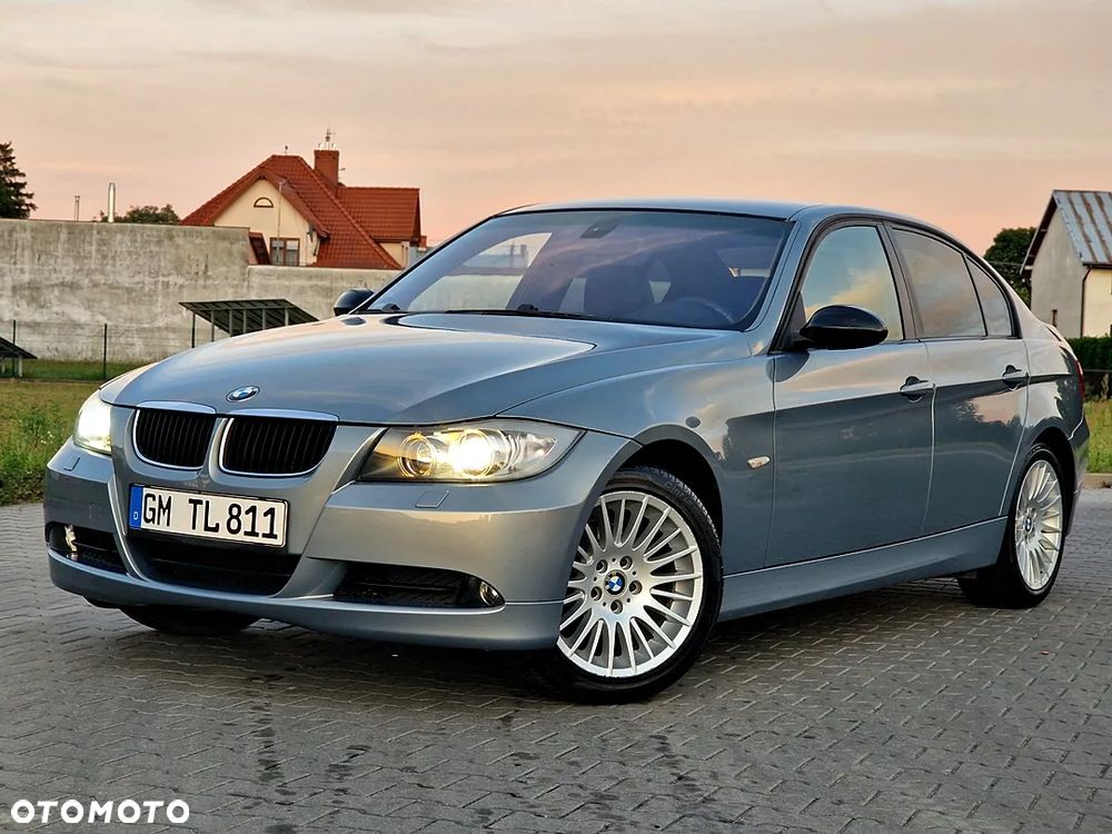 BMW Seria 3 320i - 5