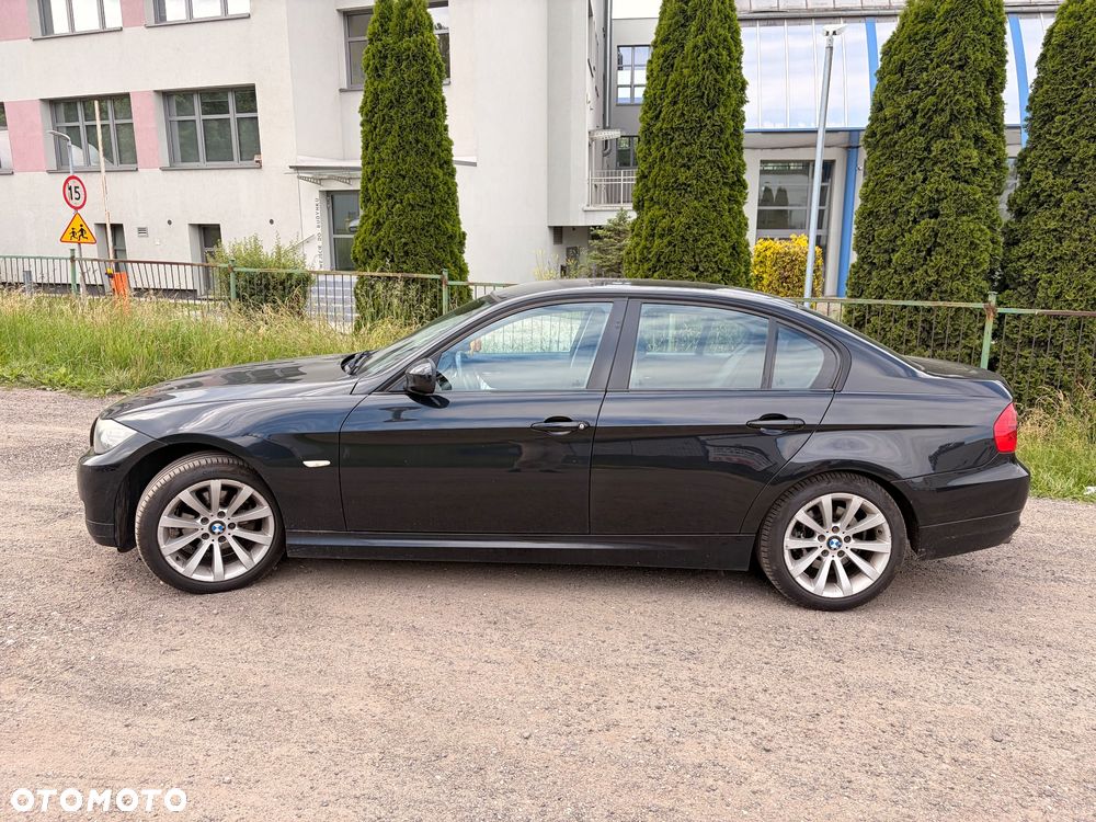 BMW Seria 3 320i - 4