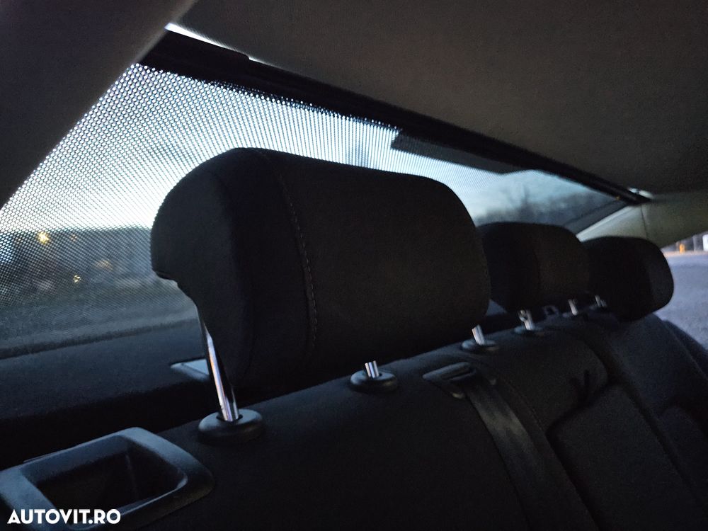 Volkswagen Passat Variant 1.6 TDI SCR DSG Comfortline - 18