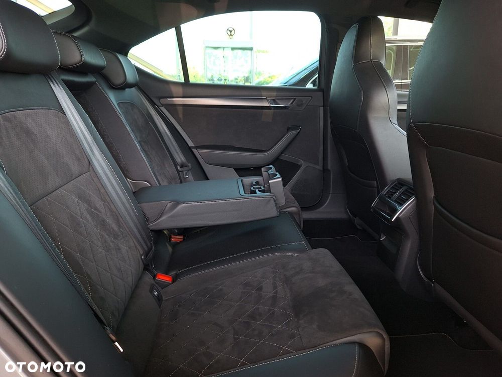 Skoda Superb 2.0 TDI SCR Sportline DSG - 14
