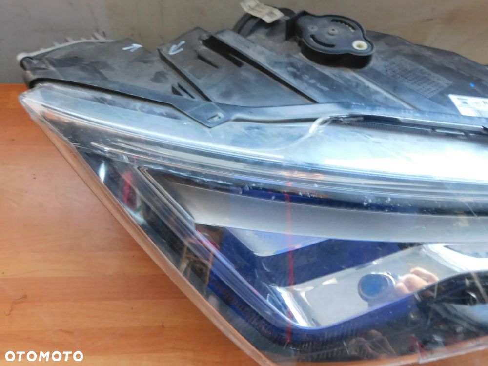 lampa prawa przód SEAT ATECA LED  EUROPA - 4