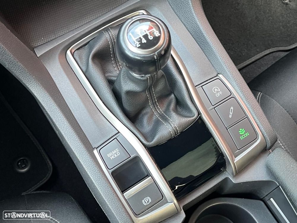 Honda Civic 1.0 i-VTEC Executive Premium - 24