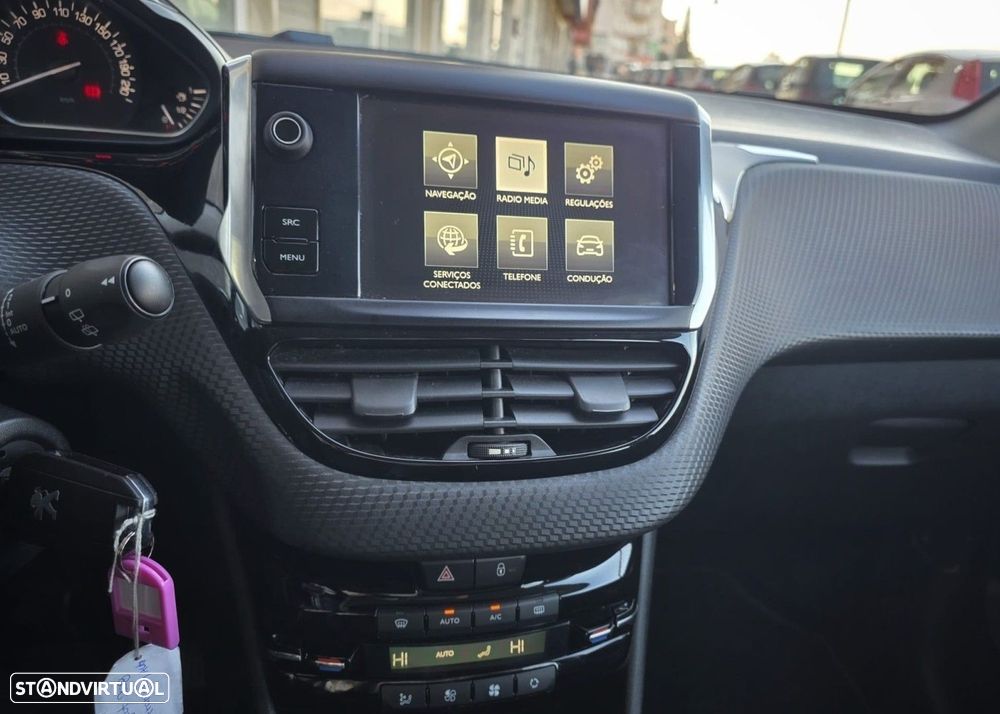 Peugeot 208 1.2 PureTech Allure EAT6 - 20