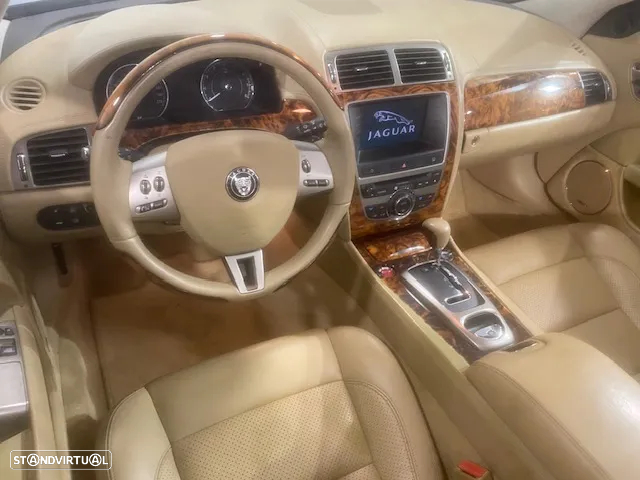 Jaguar XK 4.2 V8 Convertible - 6