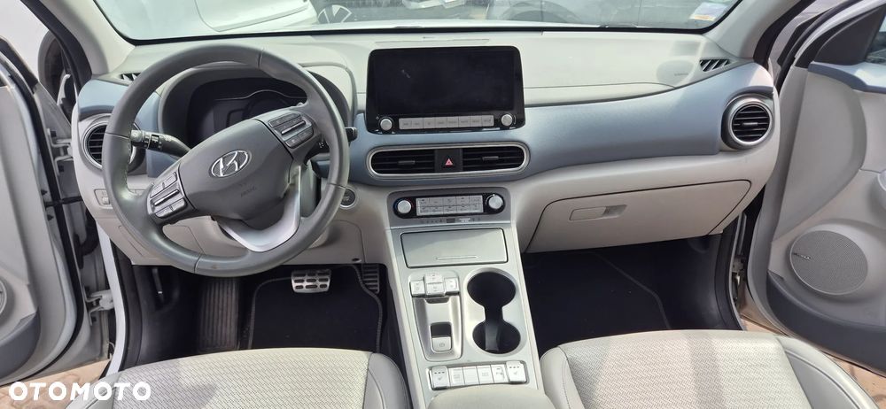 Hyundai Kona 64kWh Premium - 26