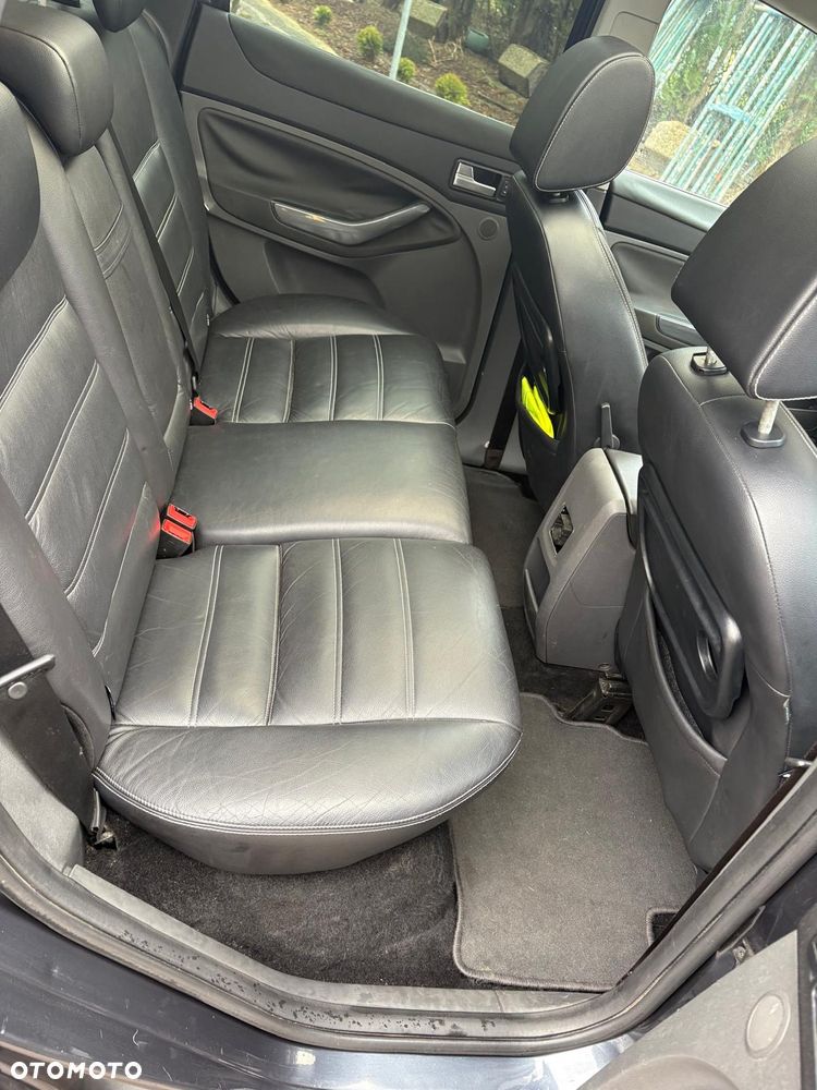 Ford Kuga 2.0 TDCi 4x4 Titanium - 12
