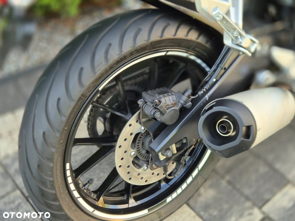Yamaha MT - 12