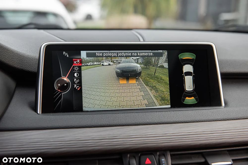 BMW X5 xDrive50i Sport-Aut - 24