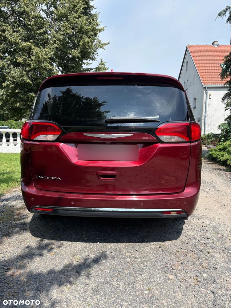 Chrysler Pacifica - 5