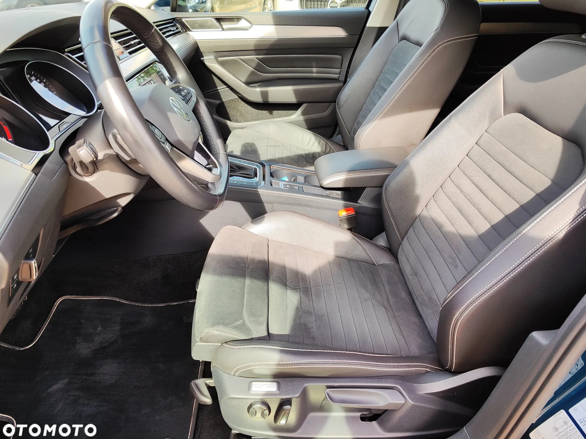 Volkswagen Passat 2.0 TDI EVO Elegance DSG - 24