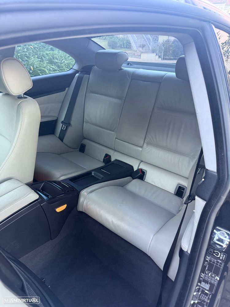 BMW 320 d Coupe - 12